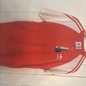 Adidas t shirt